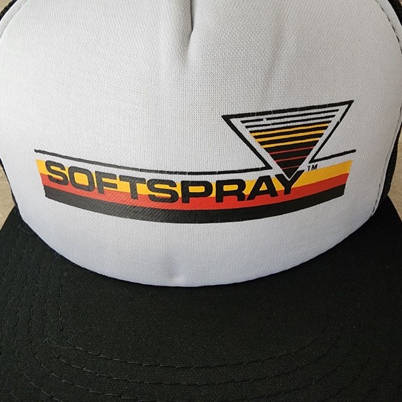 Trucker Hat Black Softspray Logo - Picture 2 of 6